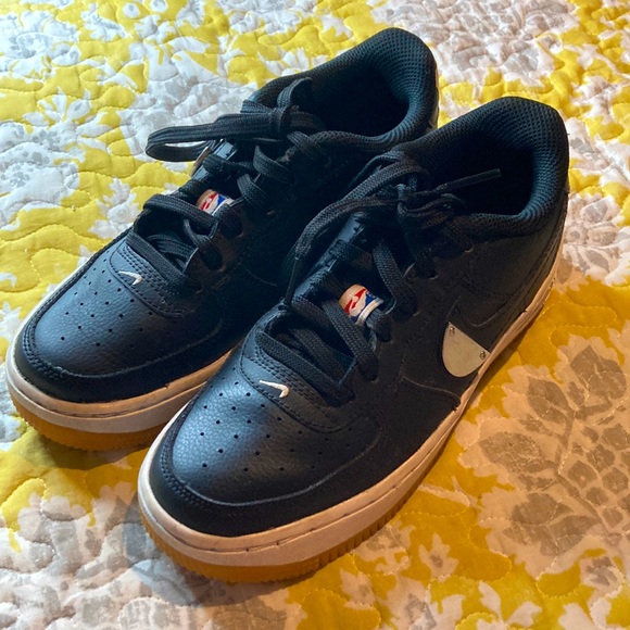 black wolf grey air force 1